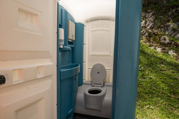 Best Portable restroom trailer rental  in Northville, MI